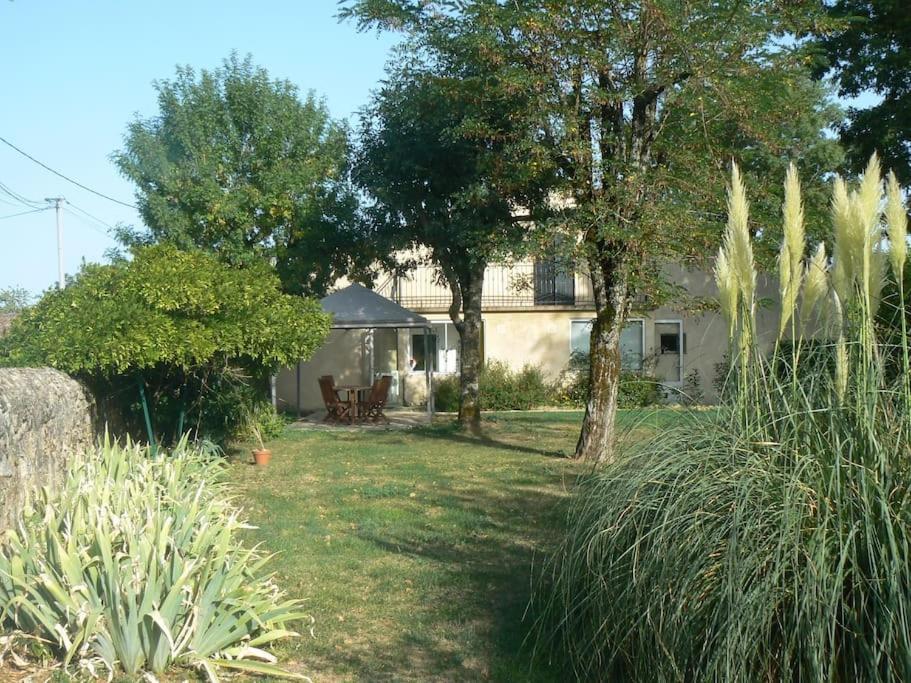 Maison Calme Au Coeur Des Vignes Sainte-Colombe (Gironde) Exterior foto
